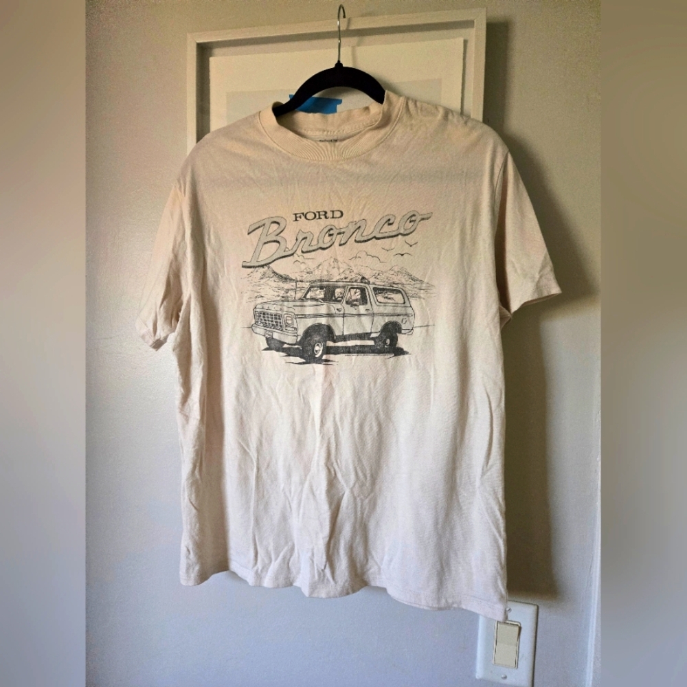 Abercrombie & Fitch Cream Short Sleeve Tee Classic Casual